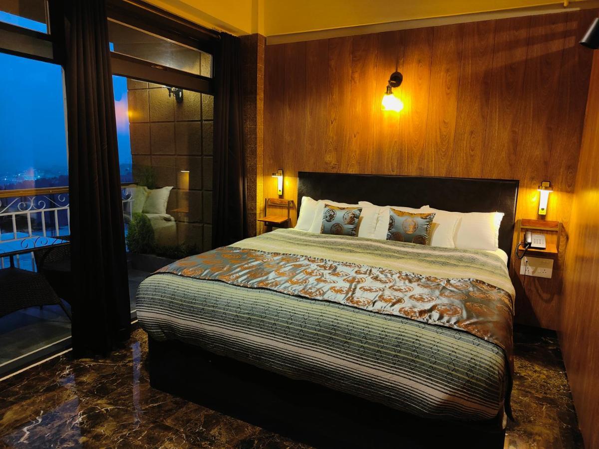 שילונג Hotel Acropolis מראה חיצוני תמונה