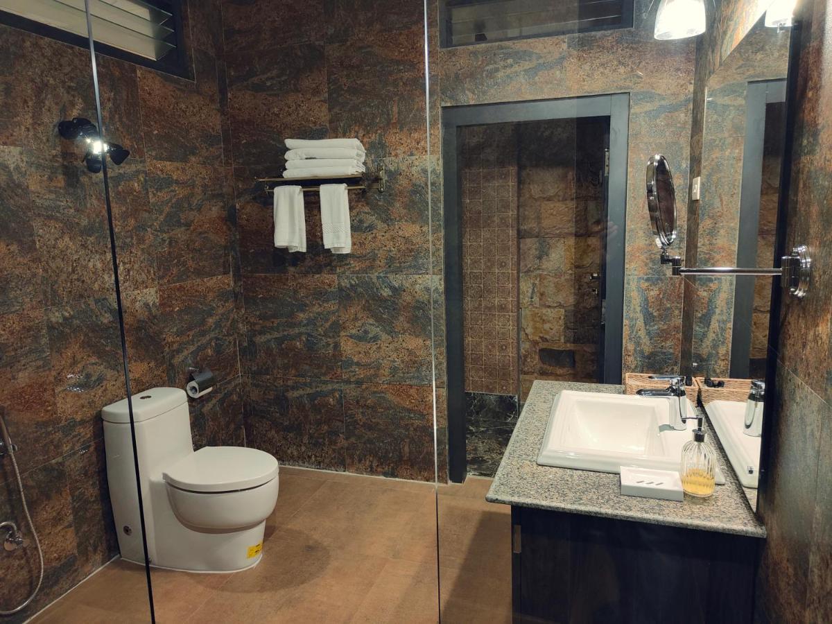 שילונג Hotel Acropolis מראה חיצוני תמונה