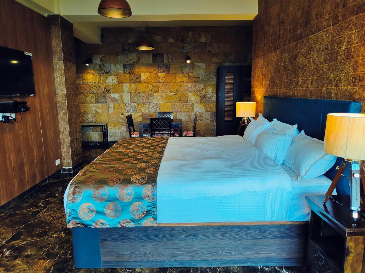 שילונג Hotel Acropolis מראה חיצוני תמונה