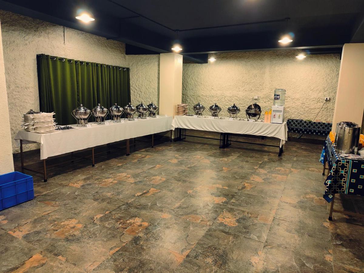 שילונג Hotel Acropolis מראה חיצוני תמונה