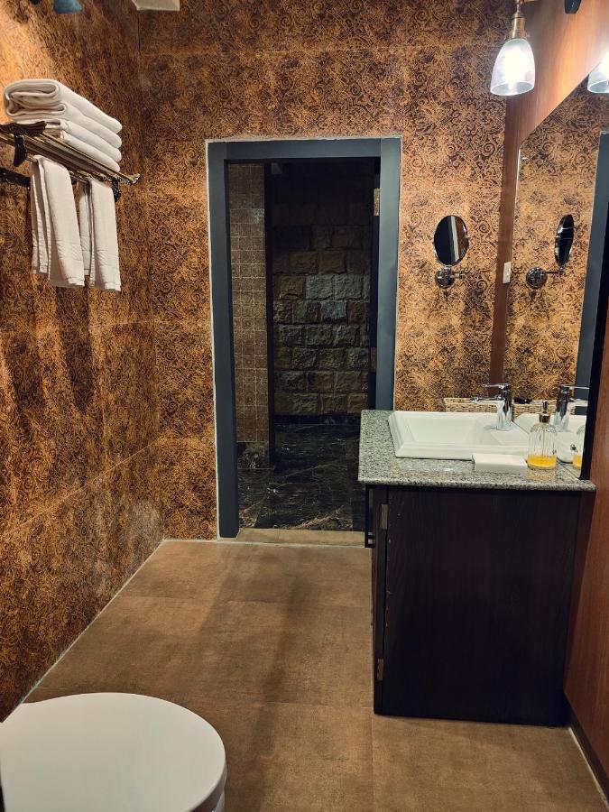 שילונג Hotel Acropolis מראה חיצוני תמונה
