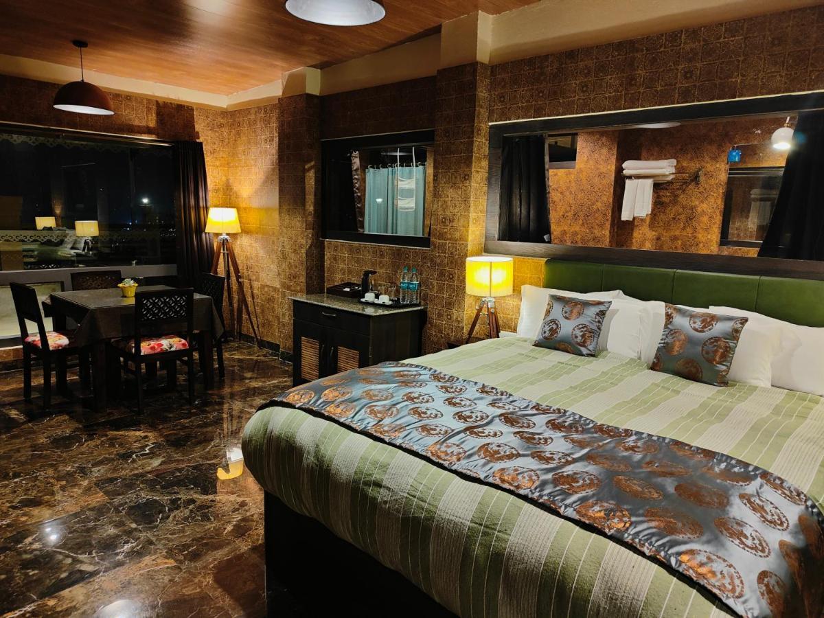 שילונג Hotel Acropolis מראה חיצוני תמונה