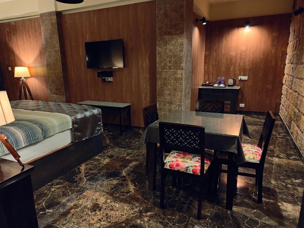 שילונג Hotel Acropolis מראה חיצוני תמונה