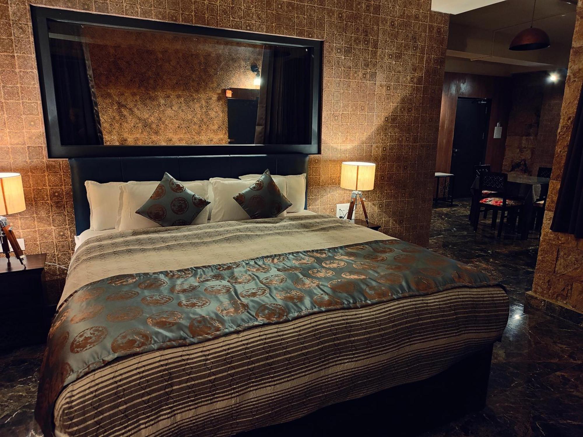 שילונג Hotel Acropolis מראה חיצוני תמונה
