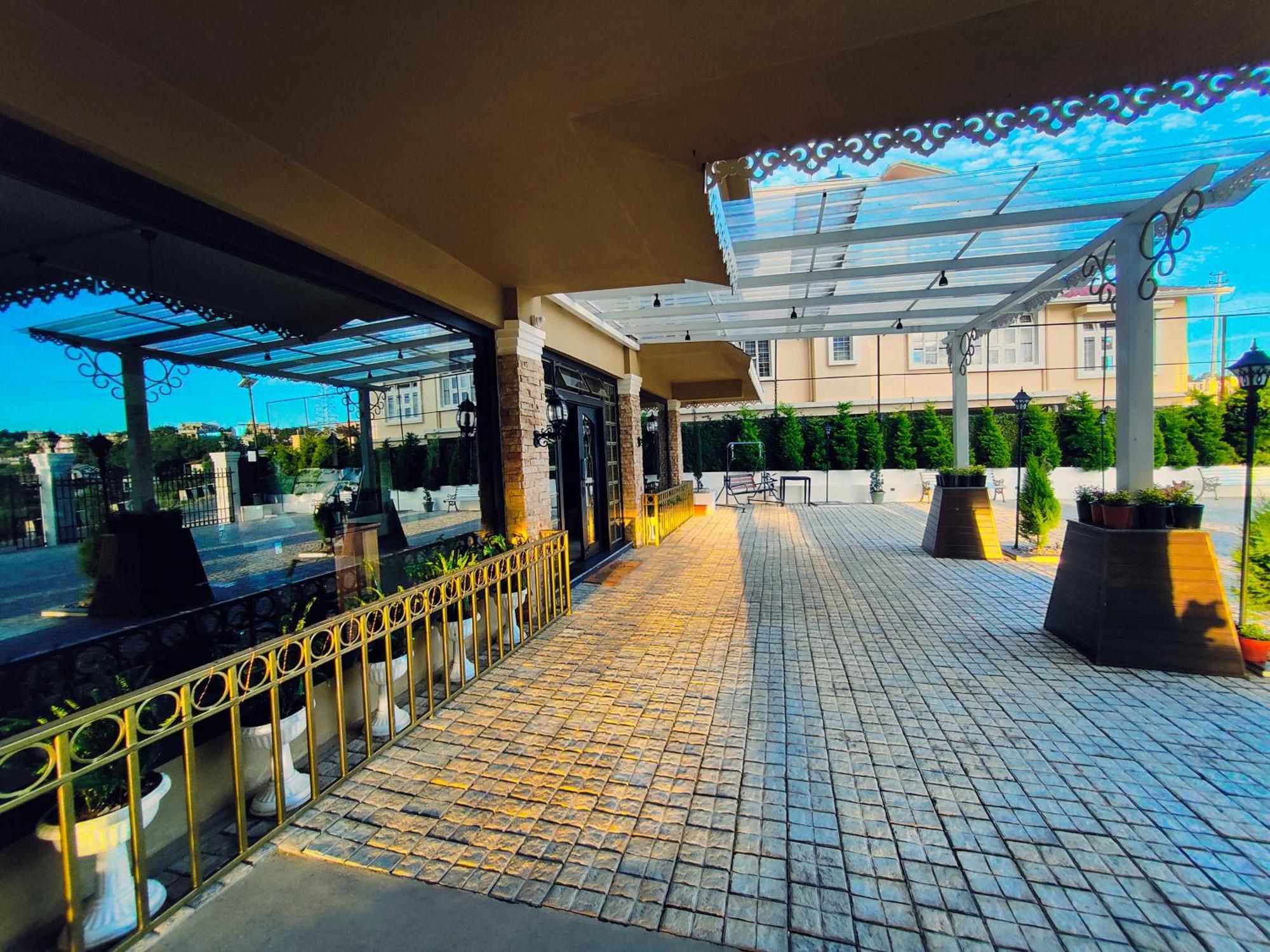 שילונג Hotel Acropolis מראה חיצוני תמונה