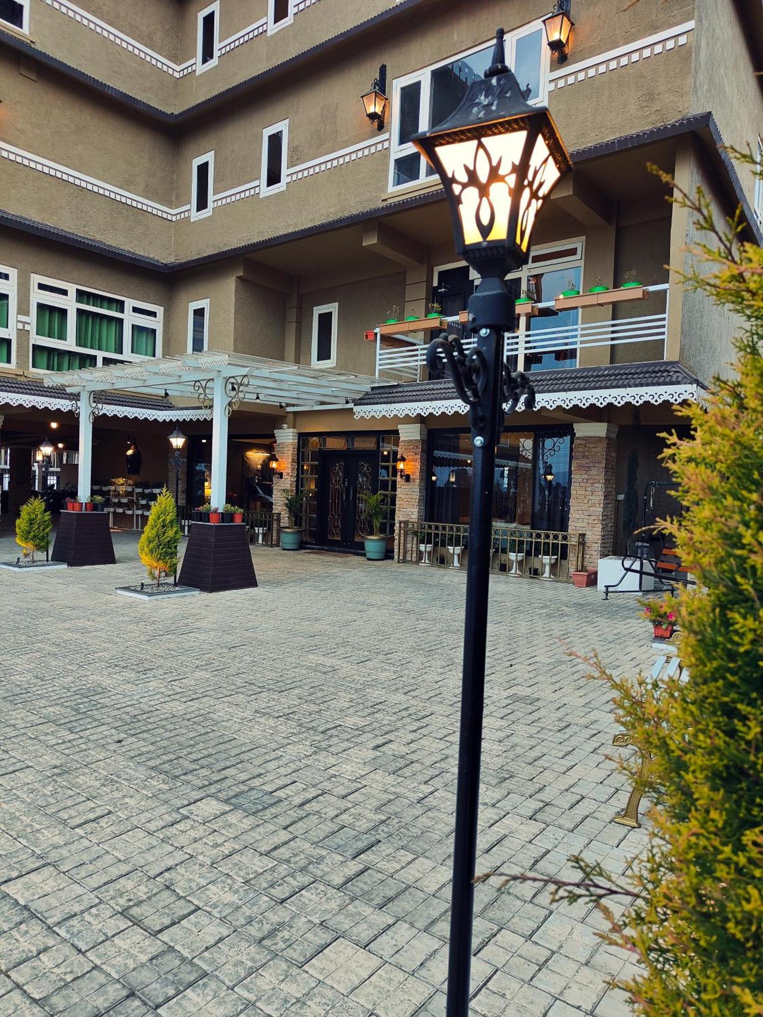שילונג Hotel Acropolis מראה חיצוני תמונה